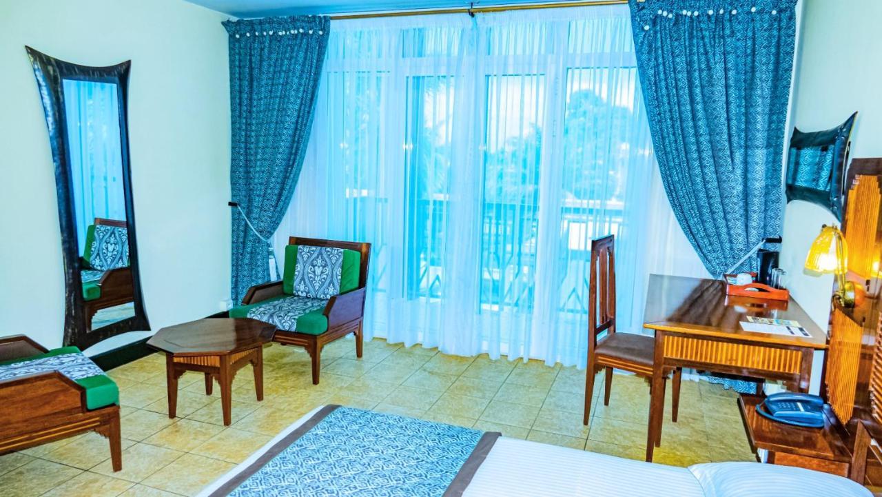 Le Grand Hotel Diego Antsiranana Luaran gambar