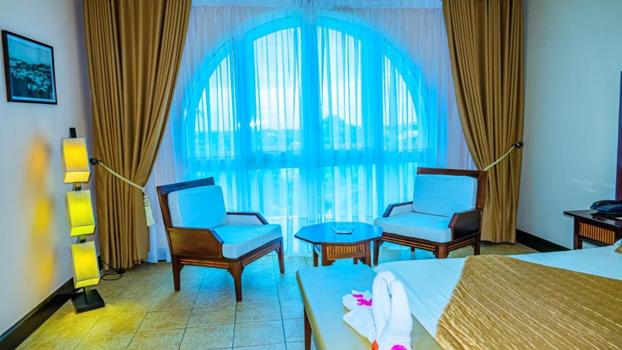 Le Grand Hotel Diego Antsiranana Luaran gambar