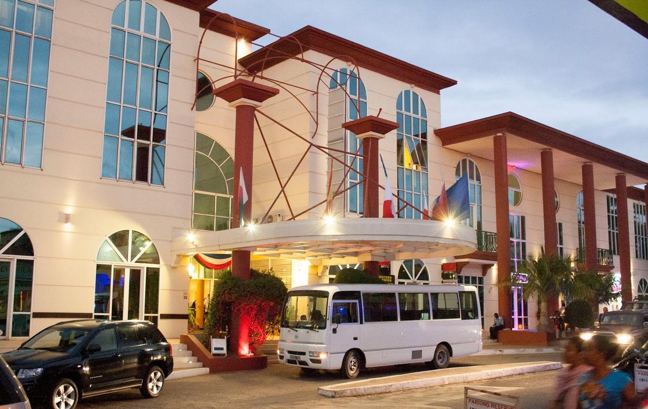 Le Grand Hotel Diego Antsiranana Luaran gambar