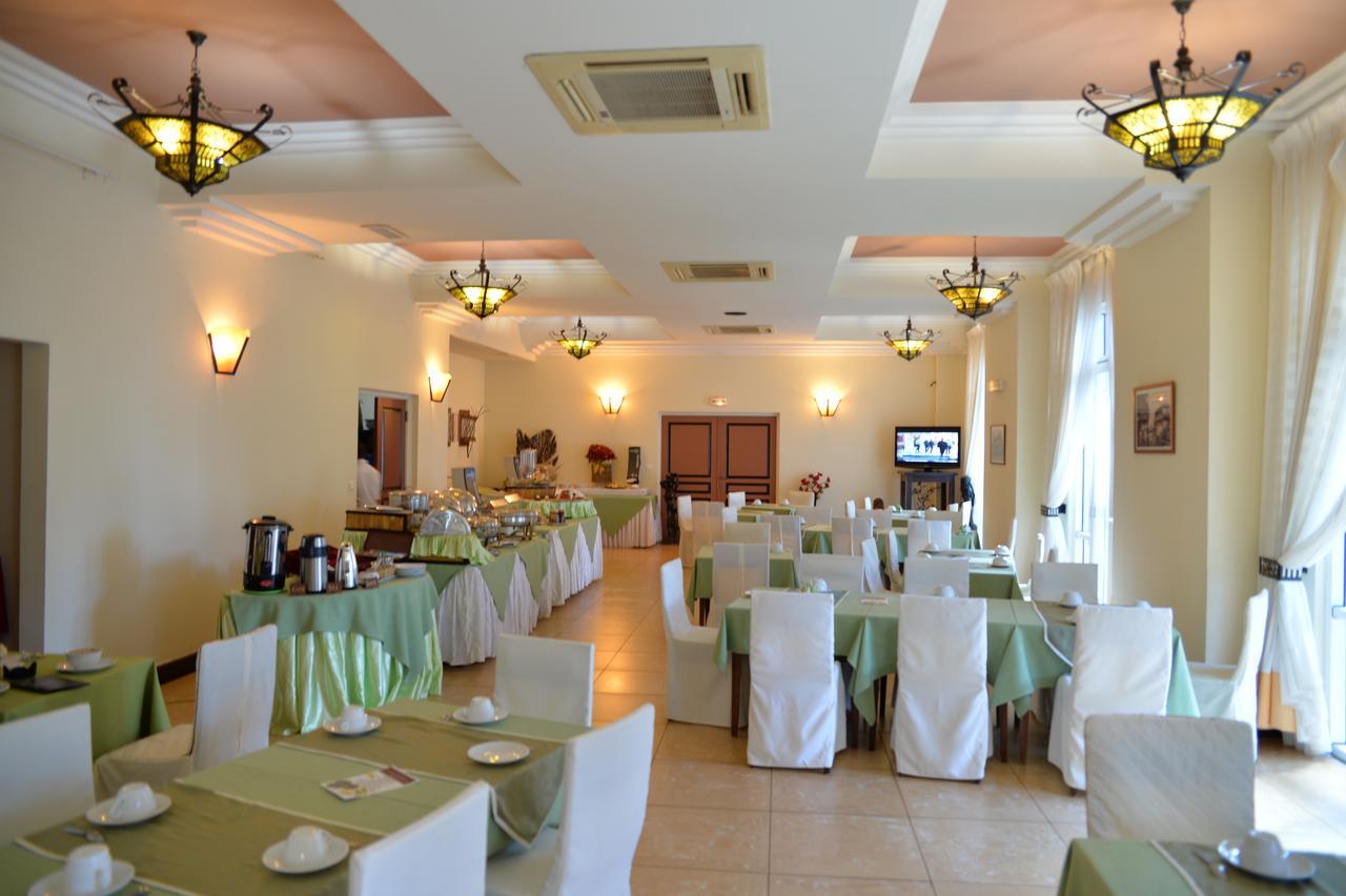 Le Grand Hotel Diego Antsiranana Luaran gambar