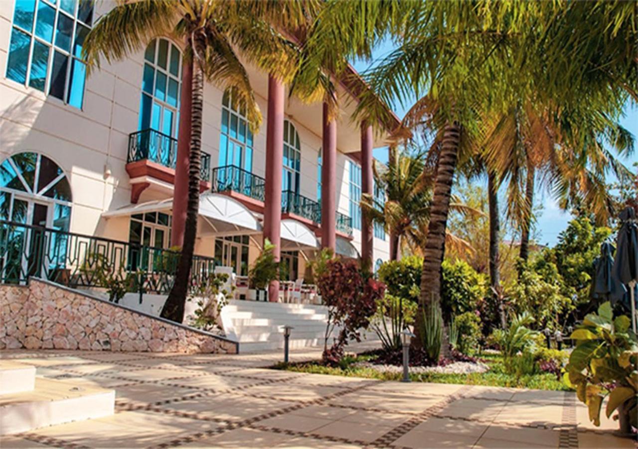 Le Grand Hotel Diego Antsiranana Luaran gambar