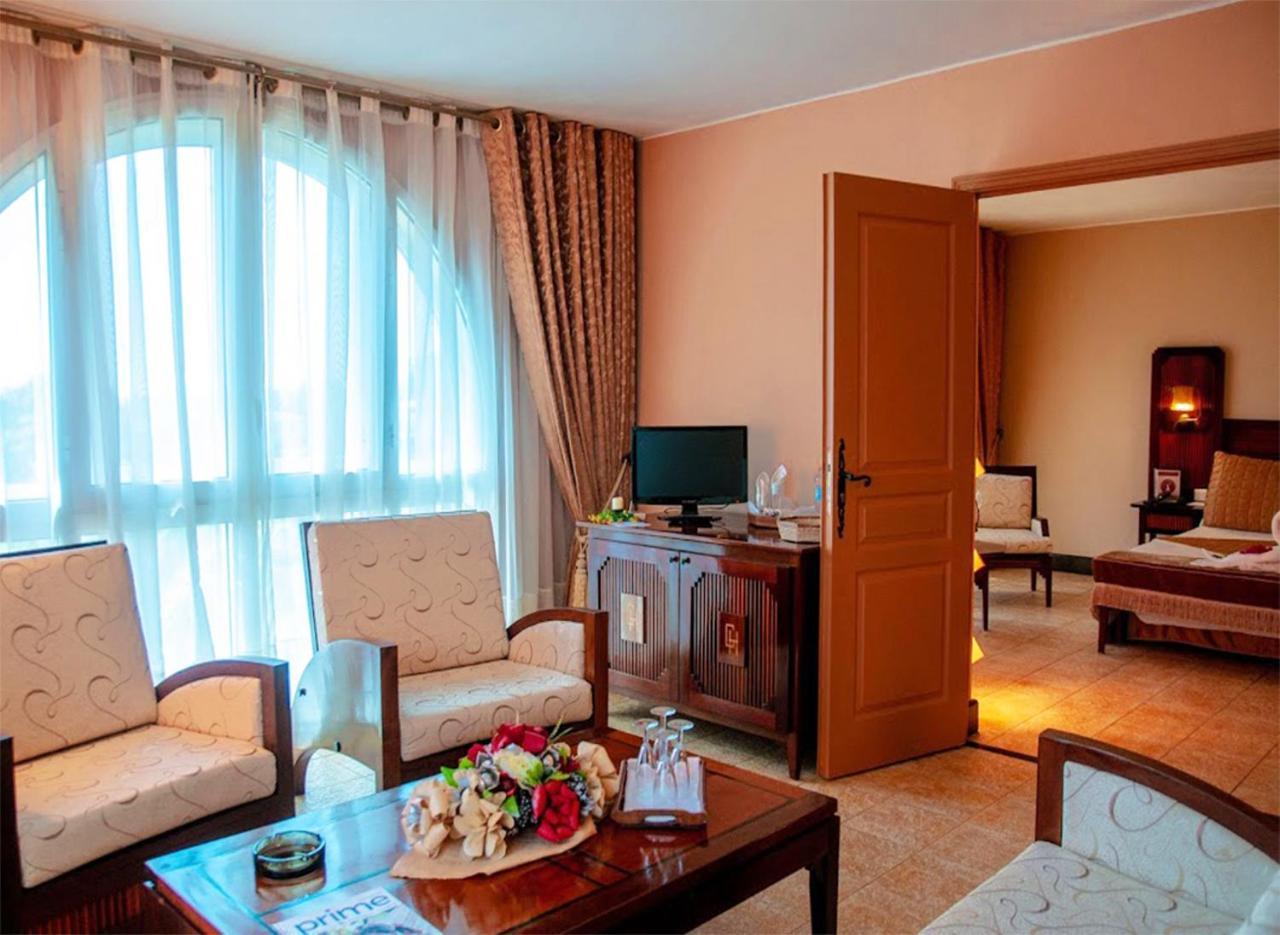 Le Grand Hotel Diego Antsiranana Luaran gambar